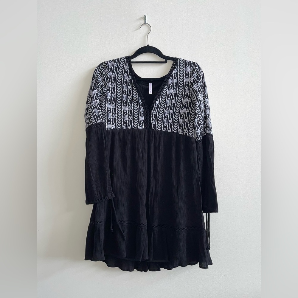 Xhilaration Black and White Dress